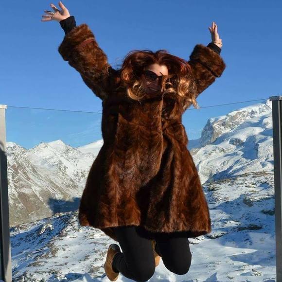 Meet your Posher, Patricia - Picture 1 of 1